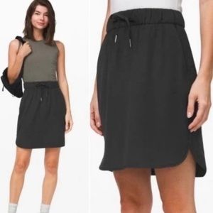 Lululemon “on the fly” skirt size 12 black